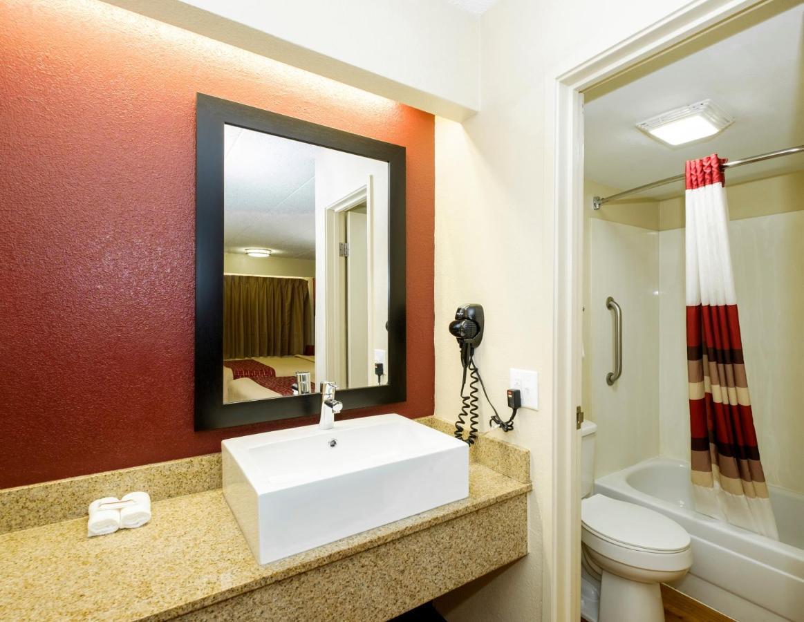 Red Roof Inn Columbus West - Hilliard New Rome Exterior photo