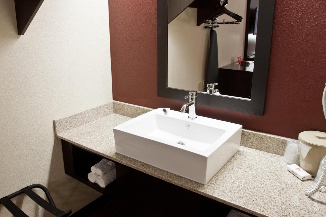 Red Roof Inn Columbus West - Hilliard New Rome Exterior photo