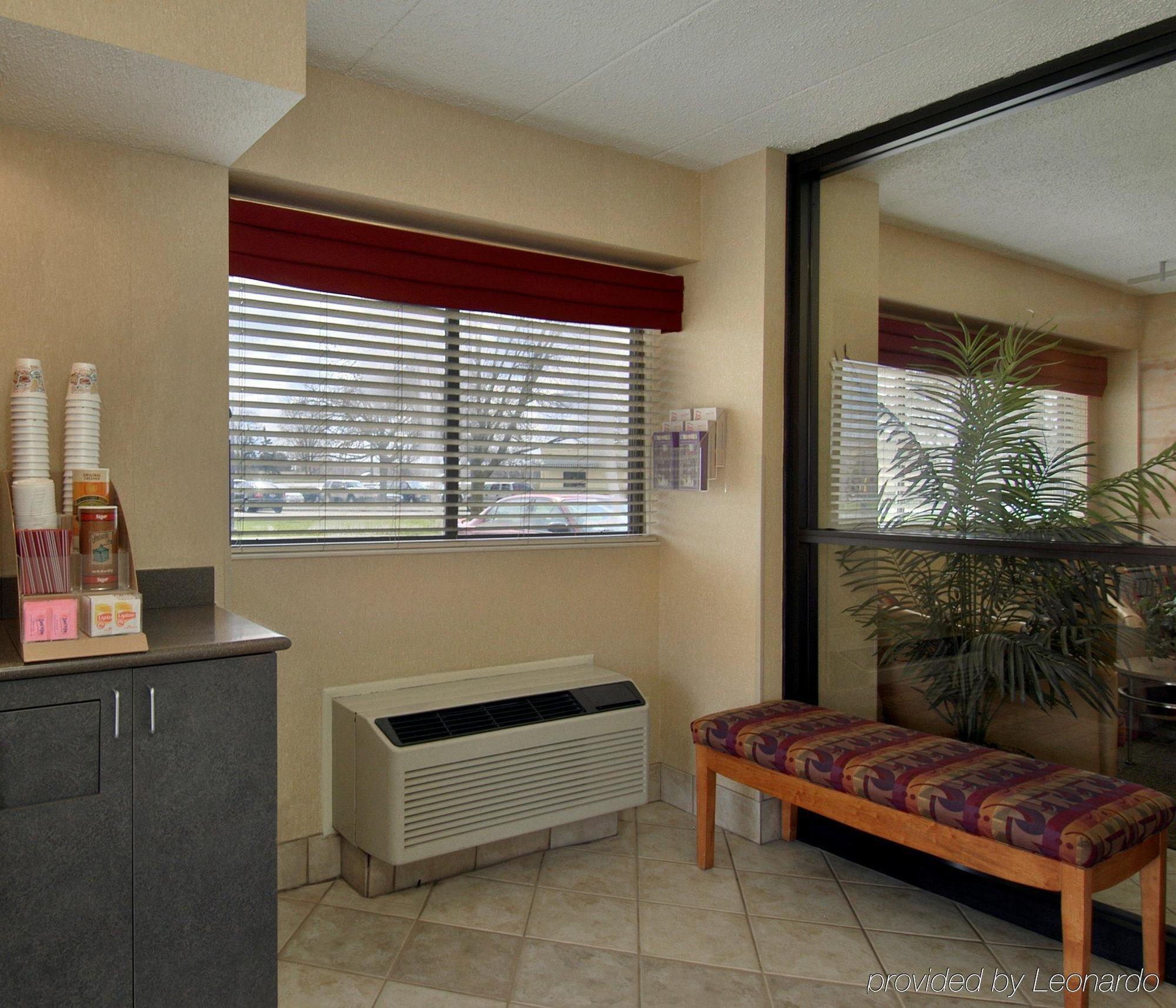 Red Roof Inn Columbus West - Hilliard New Rome Exterior photo